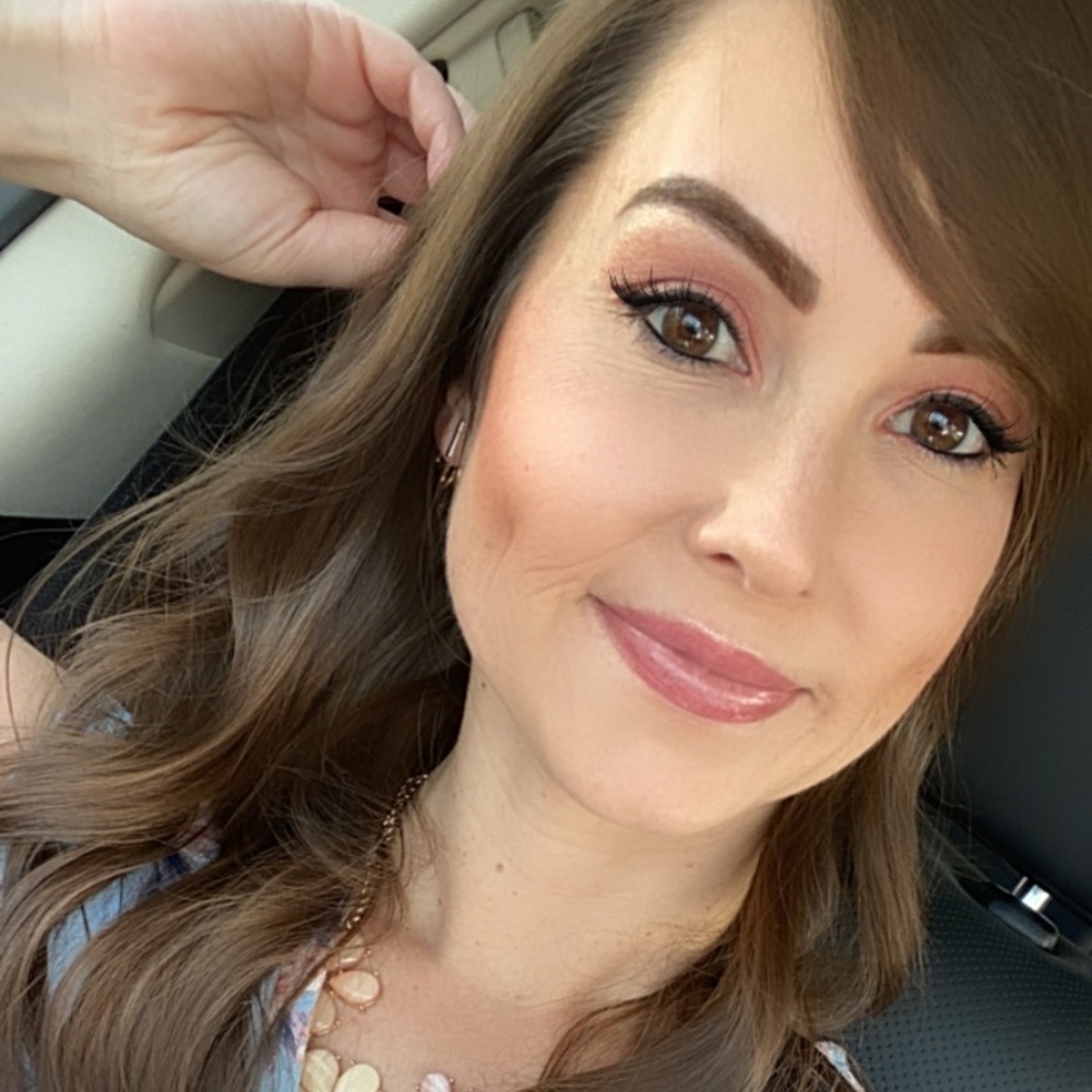 Meet your Posher, Adrienne